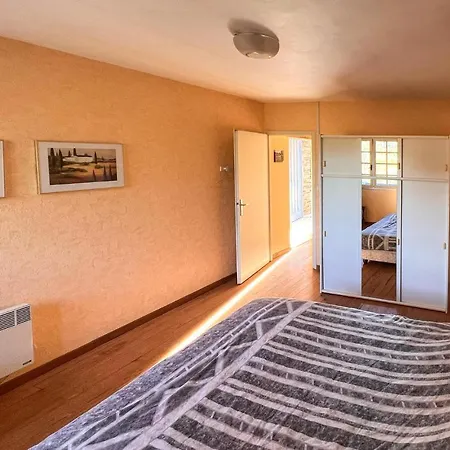 In Les Bains With Wifi Holiday home *